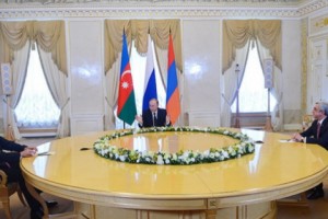 В Санкт-Петербурге президенты Армении, Росии и Азербайджана выступили с совместным 
заявлением