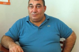Деньги на обучение в вузах детей главы сельской администрации и других сотрудников 
выделяются из общинного бюджета