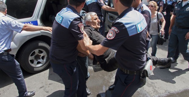 Yerevan Police Detain Some Twenty Individuals in Liberty Square
