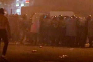 Столкновения между полицейскими и гражданами в Эребуни (видео)