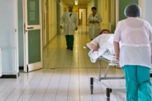 В результате вооруженного инцидента лечение получают 14 человек, из них трое - в больнице 
для 
осужденных