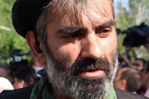 Վարույթ իրականացնող մարմինը չի վերադարձնում Խանդոյանի ակնոցը