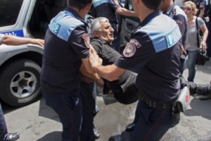 В Ереване 27 человек были подвергнуты приводу с площади Свободы