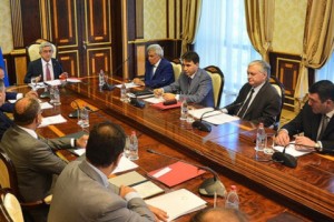 Սարգսյանը լուծարում է ԱԱԽ աշխատակազմը