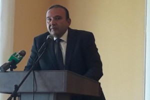 «Պետք  է փորձենք հնարավորինս ապաքաղաքական պահել մեր դպրոցական համակարգը»,- 
ասում է ԿԳ նախարարը