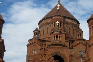 Կոտայքի նոր եկեղեցիները. Գագիկ Ծառուկյանից մինչեւ Գագիկ Խաչատրյան