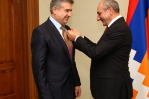 Բակո Սահակյանը հանդիպել է Կարեն Կարապետյանի հետ
