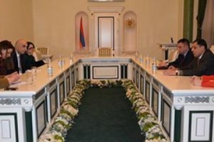 Գլխավոր դատախազության, ՄԻՊ և Հ/Կ ներկայացուցիչները քննարկել են խոշտանգումների և վատ վերաբերմունքի դեպքերով հարուցված քրեական գործերի քննության արդյունավետությանը վերաբերող հարցեր
