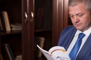 За десять месяцев нотариальной деятельности Мамикон Асланян заработал 15,4 млн драмов