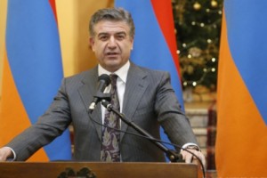 Премьер-министр пригласил на новогодний прием представителей СМИ
