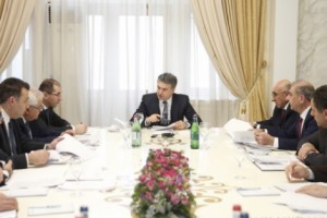 В Правительстве обсуждены программы, представленные из Арагацотнской и Тавушской 
областей