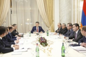 Под председательством Премьер-министра обсужден порядок выплаты роялти предприятиями 
горнодобывающей сферы