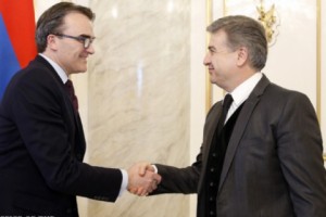 Премьер-министр обсудил с послом Швейцарии вопросы активизации экономических связей