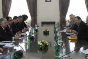Armenian Foreign Minister Discusses EU Relations with European Commission Director General for 
Enlargement