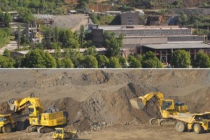 Կապանի լեռնահարստացման կոմբինատում աշխատակիցների իրավունքները 
խախտում են, սակայն նրանք լռում են