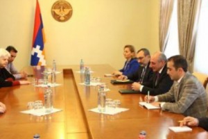 Բակո Սահակյանը հանդիպել է տարբեր երկրներից ժամանած դիտորդների հետ

