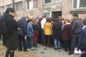Non-Yerevan Residents Said to Have Voted in Yerevan Precinct