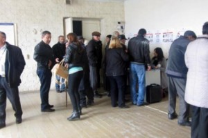 В Ширакамуте из-за большого наплыва избирателей ситуация становится неупавляемой