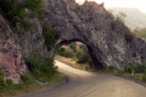 «Մերսեդեսը» ձորում է, «զոհեր, վիրավորներ… չեն հայտ­նա­բերվել»