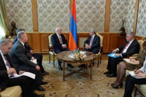 Սերժ Սարգսյանն ընդունել է ԱՊՀ դիտորդական առաքելության պատվիրակությանը