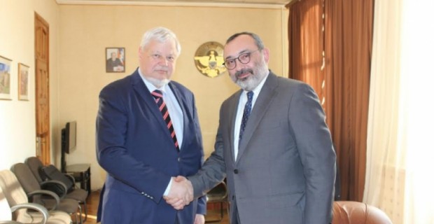 Artsakh Foreign Minister Hosts OSCE's Ambassador Kasprzyk
