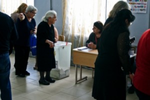 На избирательных участках 7/51 и 7/53 блок “Выход” проведет повторный подсчет голосов