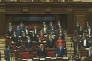 Депутаты НС почтили минутой молчания память жертв геноцида понтийских греков
