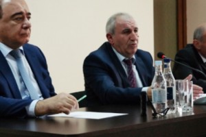 «Սերմերի գործակալություն» ՊՈԱԿ-ը դատի է տվել Շիրակի մարզպետարանին՝ 
պահանջելով 100 մլն դրամ պարտքը
