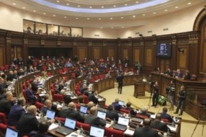 Парламент принял в первом чтении два законопроекта