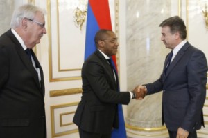 Карен Карапетян принял директора офиса генерального секретаря Франкофонии

