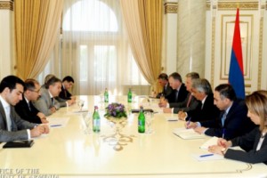 Վարչապետն ընդունել է Ասիական զարգացման բանկի տարածաշրջանի երկրների գծով գլխավոր տնօրենին

