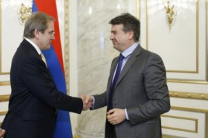 Կարեն Կարապետյանն ընդունել է Դմիտրի Պանկինին