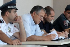 «Կայարանցի Թևոսիկ»-ի եղբոր սպանության գործով դատարանում կհետազոտվի դեպքի 
վայրում հայտնաբերված բժշկական ձեռնոցը
