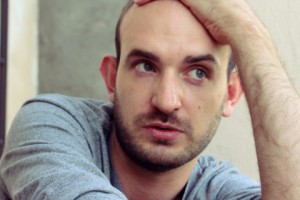 Բալկոնում Ալեքսանդր Իրադյանն է