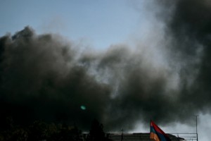 Пожар на заводе "Наирит" (фото)