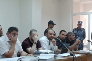 Նուբարաշենում սպանված Եղիշե Խաչատրյանի 77-ամյա  մորը նյարդայնացնում են դեպքի 
վերաբերյալ ամբաստանյալների պաշտպանների հարցերը

