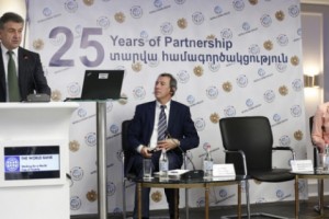 Премьер-министр присутствовал на открытии форума, посвященного 25-летию партнерства РА-
ВБ