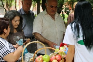 Գյուղական կյանք ու մթերք՝ Երևանի Անգլիական այգում
