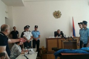 Սամվել Բաբայանի գործով դատարան են բերվել Իգլայի խողովակն ու ներկոտված եվրոները
