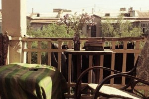 Բալկոնում պոեզիա է