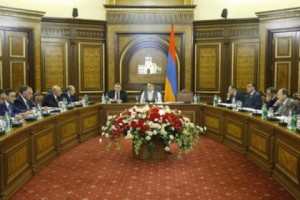 Премьер-министру доложили о ходе осуществления мероприятий по улучшению бизнес-среды в 
2017 году