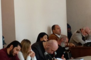 Հայր Անտոնն առանձնատան խուզարկության ժամանակ իրավապահներին է հանձնել 
«իշխանափոխությունից» հետո առաջին օրվա իր կազմած պլանը