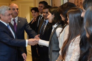 Սերժ Սարգսյանը հանդիպել է Հնդկաստանի հայկական համայնքի ներկայացուցիչների հետ 
