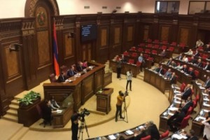 Nikol Pashinyan Mocks Defense Minister as Sargsyan's Stooge