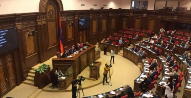 Никол Пашинян: “Виген Саргсян и сегодня работает референтом у Сержа Саргсяна”