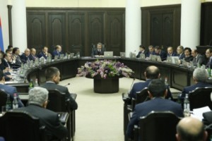 Կառավարությունն առաջարկում է կրճատել ամանորյա տոները