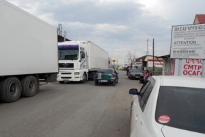 На трех таможенных пунктах Армении помещения для оказания услуг по ОСАГО получила одна и та же компания