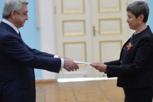 New Mexican Ambassador Presents Credentials to Armenian President