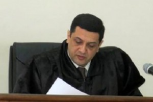 «Ինչ ասես ունի»,- ասում  է կաշառք ստանալու մեջ մեղադրվող քննիչի փաստաբանը
