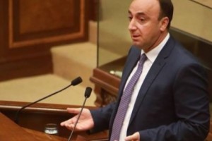 Грайр Товмасян подал в отставку с поста председателя постоянной комиссии НС